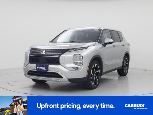 Silver 2023 Mitsubishi Outlander SE