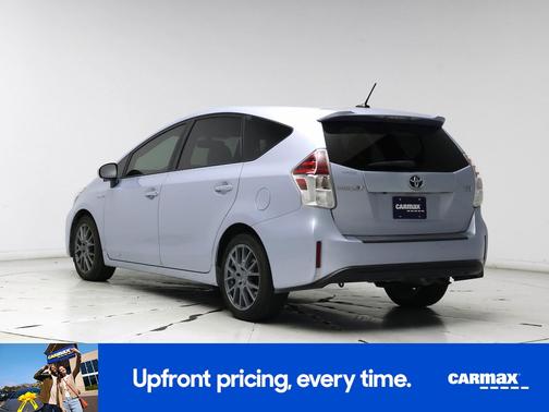 2016 Toyota Prius v Five