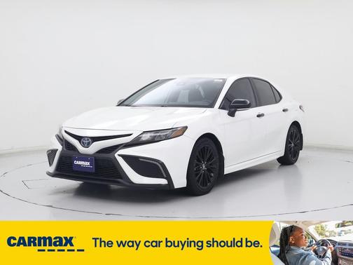 2022 Toyota Camry Hybrid SE