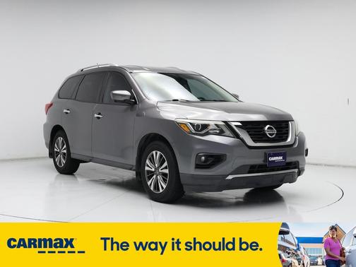 2017 Nissan Pathfinder SL