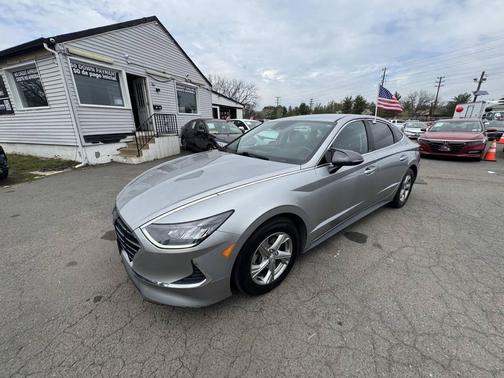Shimmering Silver Pearl 2021 Hyundai SONATA SE