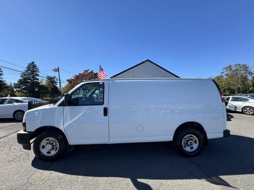 Summit White 2019 Chevrolet Express 2500 Work Van