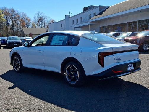 2026 Kia K4 EX