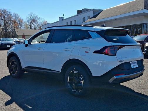 Snow White Pearl 2026 Kia Sportage Hybrid EX