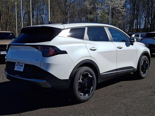 Snow White Pearl 2026 Kia Sportage Hybrid EX