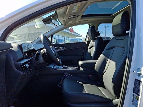 Snow White Pearl 2026 Kia Sportage Hybrid EX