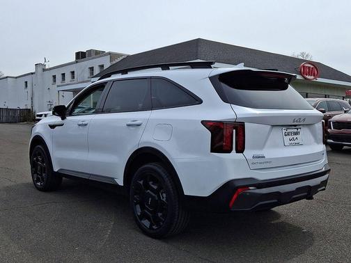 2024 Kia Sorento X-Line EX