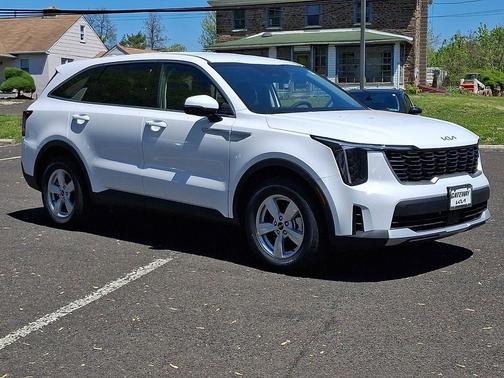Glacial White Pearl 2026 Kia Sorento LX