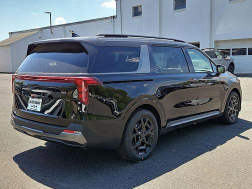 Aurora Black Pearl 2026 Kia Carnival SX