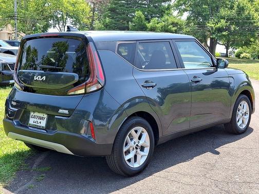 Gravity Gray 2023 Kia Soul LX