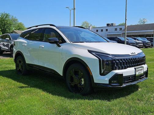 Glacial White Pearl 2026 Kia Sportage X-Line