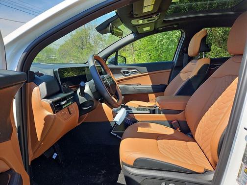 Glacial White Pearl 2026 Kia Sportage X-Line