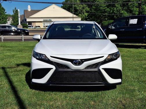 Ice 2024 Toyota Camry SE