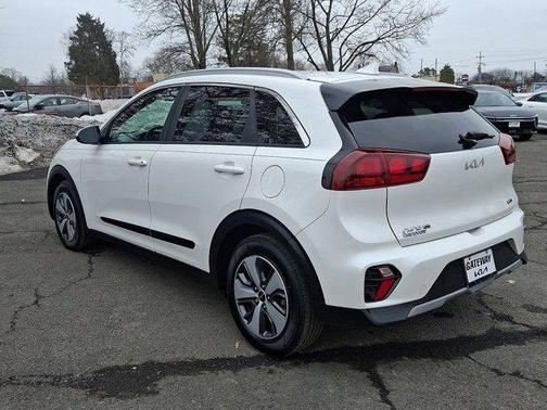2022 Kia Niro LX