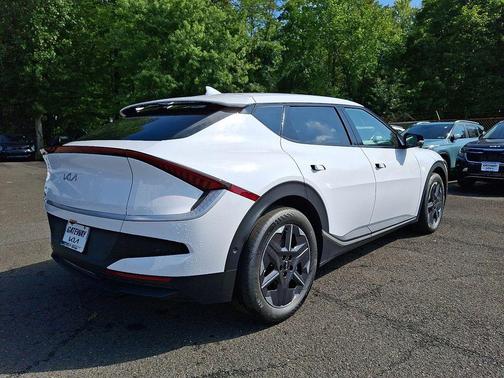 Glacier White Pearl 2025 Kia EV6 Light Long Range