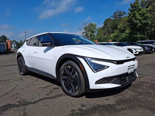 Glacier White Pearl 2025 Kia EV6 Light Long Range