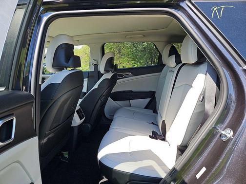 Gray Metallic 2026 Kia Sportage EX