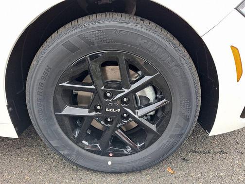 Snow White Pearl 2026 Kia K5 LXS