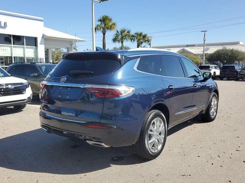 2023 Buick Enclave Essence AWD