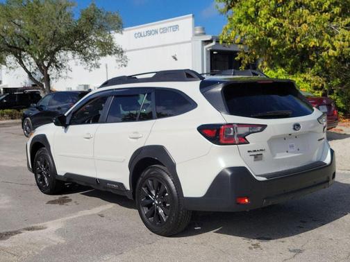 Crystal White Pearl 2025 Subaru Outback Onyx Edition
