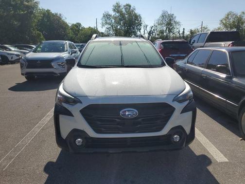 Crystal White Pearl 2025 Subaru Outback Onyx Edition
