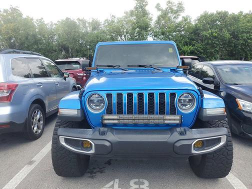 2021 Jeep Gladiator Overland