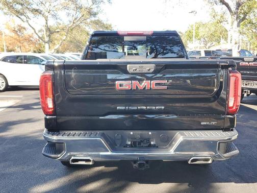 2022 GMC Sierra 1500 SLT