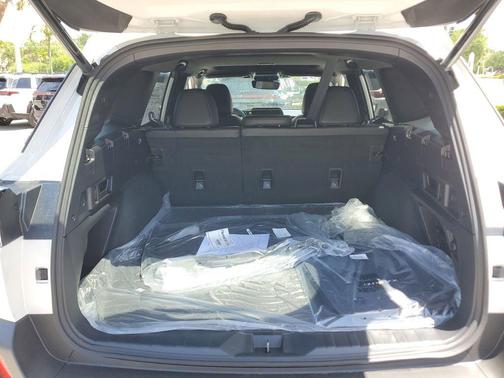 Crystal White Pearl 2026 Subaru Outback Premium