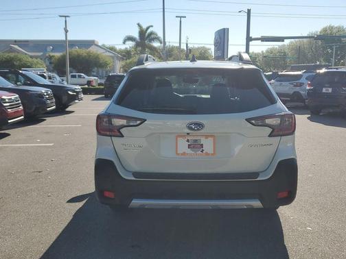 Crystal White Pearl 2023 Subaru Outback Limited