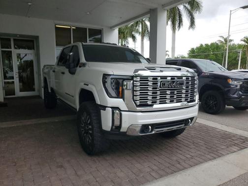 White Frost Tricoat 2024 GMC Sierra 2500 Denali