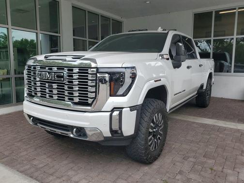 White Frost Tricoat 2024 GMC Sierra 2500 Denali