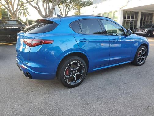 2023 Alfa Romeo Stelvio Veloce AWD