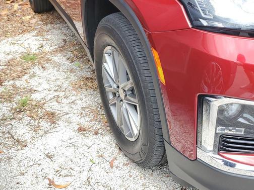 Radiant Red Tintcoat 2023 Chevrolet Traverse LT Leather