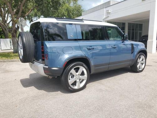 Tasman Blue Metallic 2022 Land Rover Defender 110 SE
