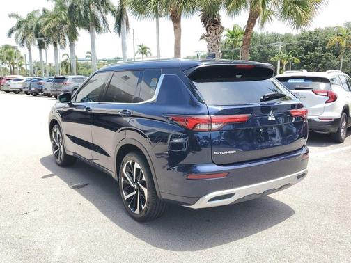 Cosmic Blue Metallic 2022 Mitsubishi Outlander SEL 2.5 S-AWC