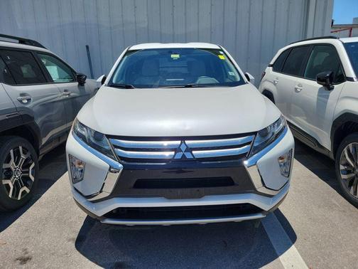 Diamond White Pearl 2018 Mitsubishi Eclipse Cross SE