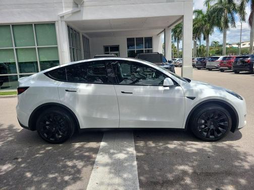 2023 Tesla Model Y Long Range Dual Motor All-Wheel Drive