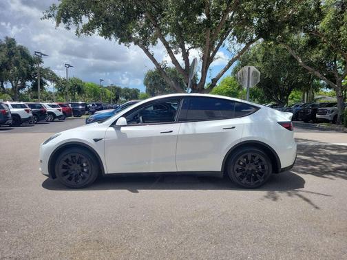 2023 Tesla Model Y Long Range Dual Motor All-Wheel Drive