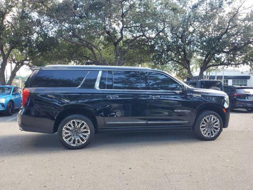 2023 GMC Yukon XL Denali Ultimate