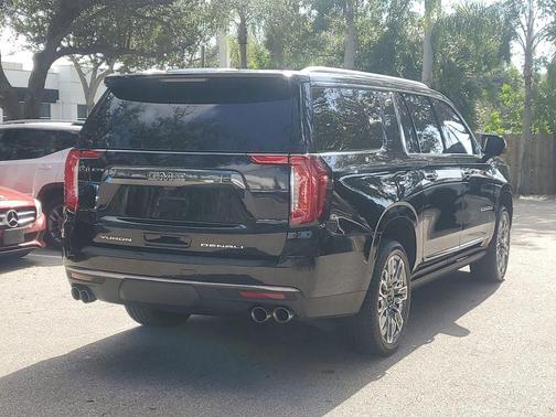 2023 GMC Yukon XL Denali Ultimate