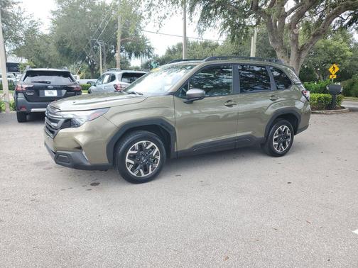 2025 Subaru Forester Premium