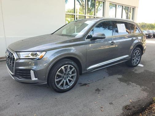 Samurai Gray Metallic 2022 Audi Q7 45 Premium Plus