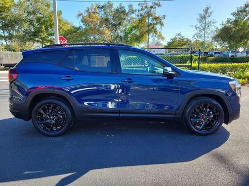 2023 GMC Terrain SLT