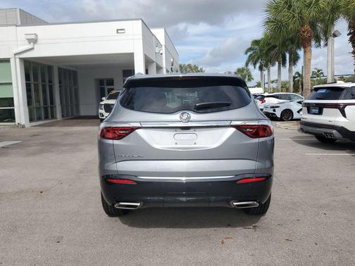 2024 Buick Enclave Essence FWD