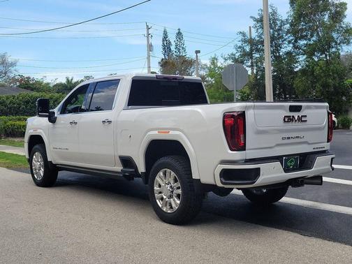 White Frost Tricoat 2023 GMC Sierra 2500 Denali