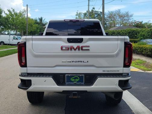 White Frost Tricoat 2023 GMC Sierra 2500 Denali
