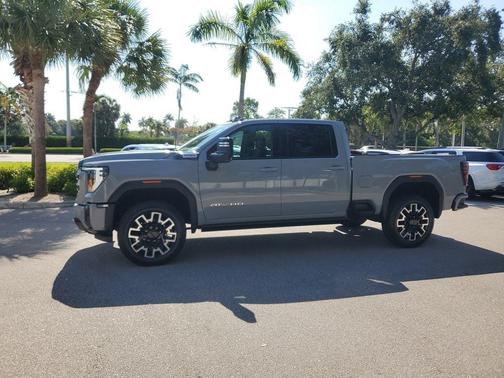 Thunderstorm Gray 2025 GMC Sierra 2500 AT4