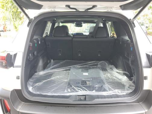 Crystal White Pearl 2026 Subaru Outback Touring XT