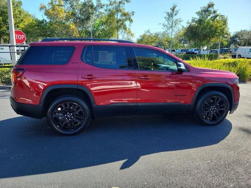 2023 GMC Acadia FWD SLT