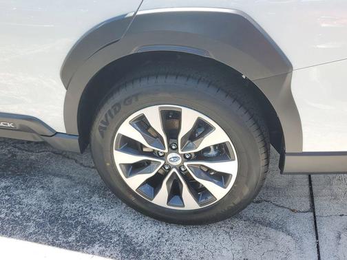 2025 Subaru Outback Touring XT